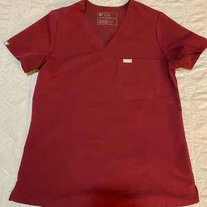 Figs burgundy Catarina top size SMALL